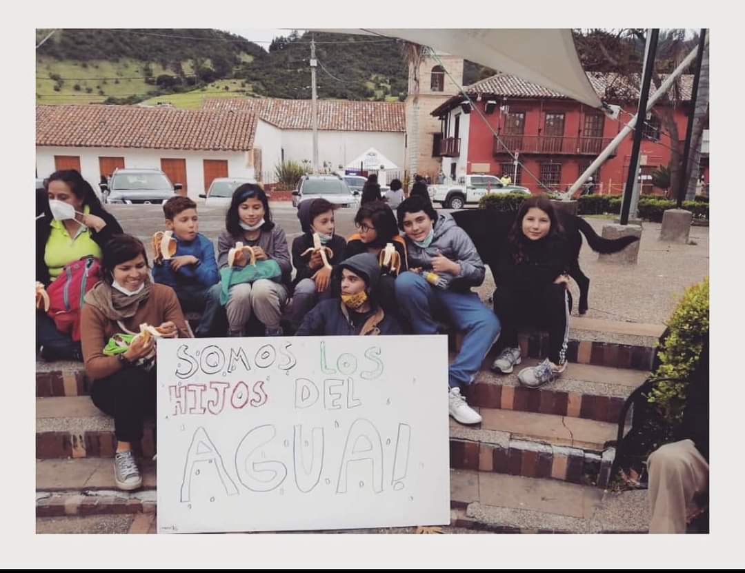 MaximoG67244335's tweet photo. #MesDeLaNiñez 🆘 Los niños de #LaCalera piden que salvemos los ecosistemas y los recursos hídricos del Municipio 💦🌱💚 🦀#LaLuchaEsPorLaVida #NoAlPOT #GuardianesDelAgua #NoALaRegiónMetropolitana #SOSCangrejoSabanero #SOSRecursosHídricos #PoligonoDeProtección @susanamuhamad https://t.co/gTdWSVtqrz