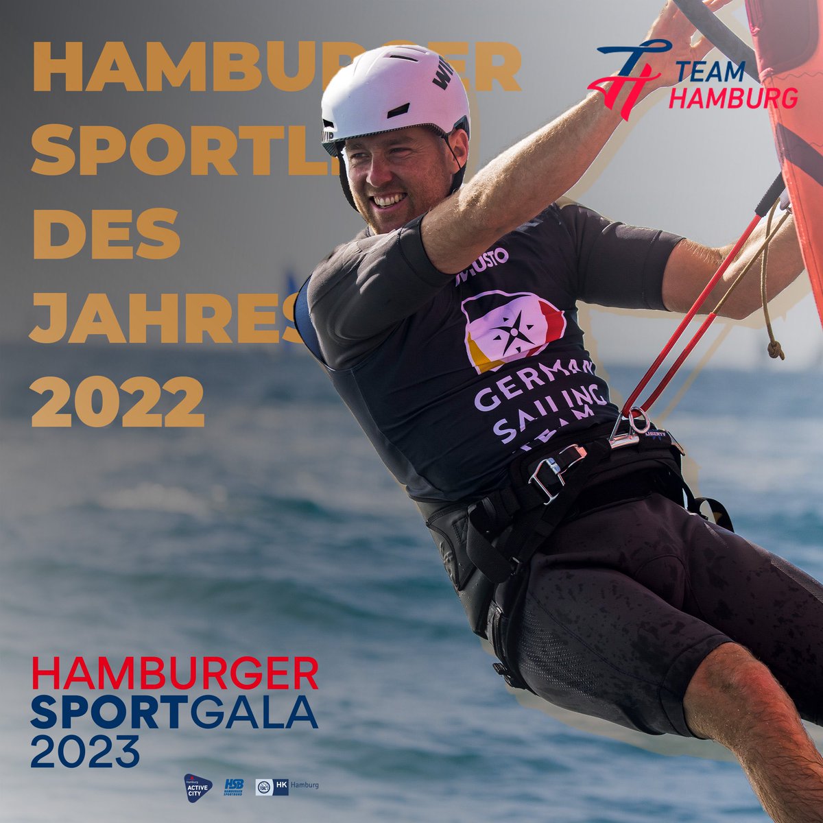 #TEAMHAMBURG Athlet Sebastian Kördel ist Hamburger Sportler des Jahres 2022! 

Der Windsurfer ist 2022 Weltmeister in der iQ-FOiL-Klasse geworden und beeindruckte dabei mit einer dominanten Leistung.

Glückwunsch!

#hamburgersportgala #sportgala2023

Foto: DSV/Sailingenergy