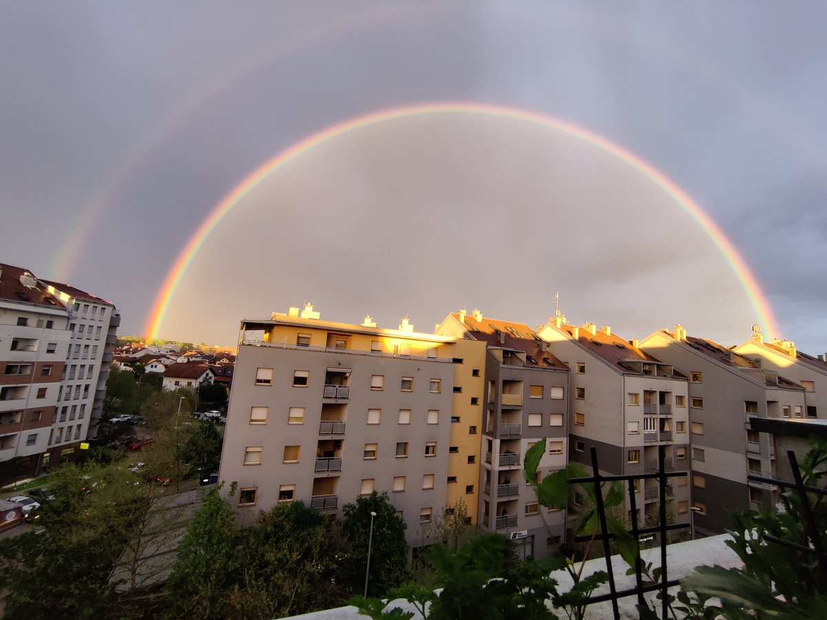 MateCurkovic's tweet image. Double rainbow 🌈 in Zagreb