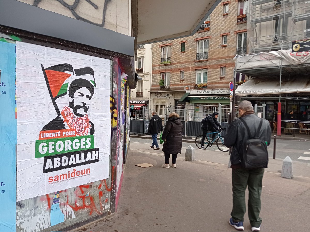 SamidounPB's tweet photo. 🇵🇸 Dans les rues de Paris, affichage pour la libération de Georges Abdallah. Communiste libanais et combattant de la résistance palestinienne, il est emprisonné en France depuis 1984 alors qu'il est libérable depuis 1999.

#FreeGeorgesAbdallah https://t.co/JJe73KMWnl