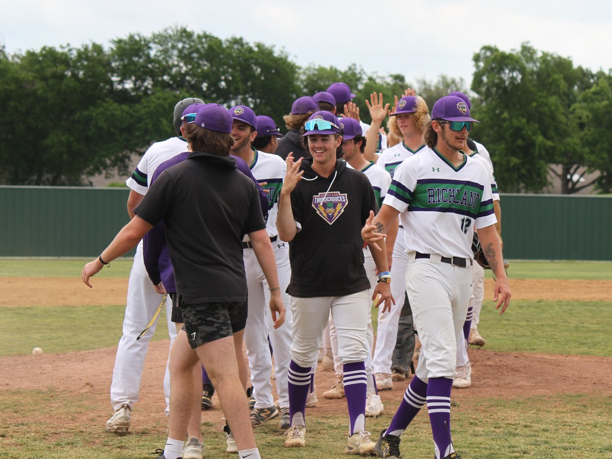 Richland Thunderducks (@richlandtducks) on Twitter photo ⚾️ <a href="/DucksBsb/">Richland Thunderducks Baseball</a> Ranked No. 9 in <a href="/NJCAABaseball/">NJCAA Baseball</a> DIII
📰 rlcsports.com/sports/bsb/202…
#RichlandThunderducks | #NJCAABaseball ⚾️ <a href="/DucksBsb/">Richland Thunderducks Baseball</a> Ranked No. 9 in <a href="/NJCAABaseball/">NJCAA Baseball</a> DIII
📰 rlcsports.com/sports/bsb/202…
#RichlandThunderducks | #NJCAABaseball