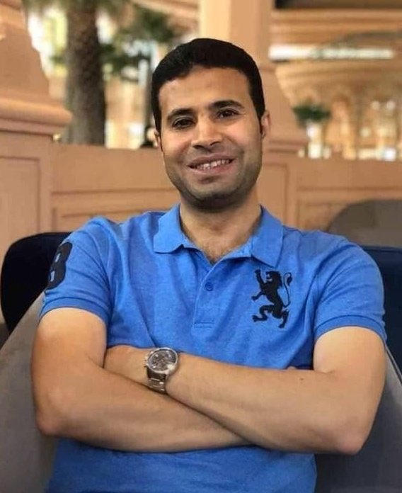 solafasallam's tweet photo. من 8 ايام صدر قرار بإخلاء سبيل 41 متهم رهن الحبس الاحتياطي، ضمنهم الصحفي بقناة الجزيرة هشام عبدالعزيز .. 
وحسب تصريحات المحامين واسرته، تم تنفذ القرار باخلاء سبيل الـ 40 شخص ، ماعدا الزميل هشام !!
#FreeThemAll #JournalismIsNotAcrim https://t.co/wUZ5cgADvn