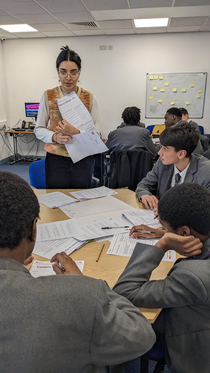 TheElmsAcademy's tweet photo. In today's workshop with @IntoUniversity and volunteers from @OpsBBC students simulated a newsroom environment where they were tasked with creating a promotion for a newsworthy event.
#careersinfocus #careerreading #developingworkskills #ambition #educationwithcharacter https://t.co/QtOobSZ9xR