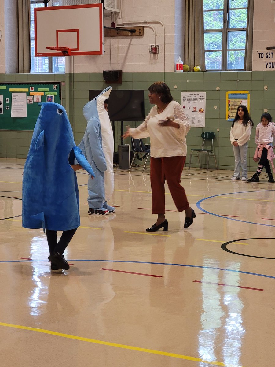 PS179BX's tweet photo. PS 179 hosts our annual Testing Pep Rally! With special guests Willis the Dolphin &amp; Sharky helping Ms. Williams remind students that we "Don't Stress the Test". @DrRPadilla @Csd7Bx https://t.co/daCoqbsOOM