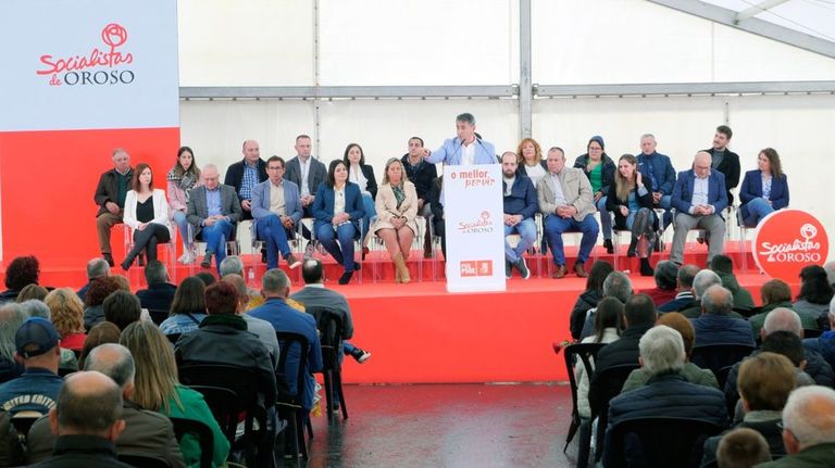 Luis Rey suma cuatro caras nuevas entre los 13 titulares de la lista del PSOE de Oroso lavoz.gal/wogbu2