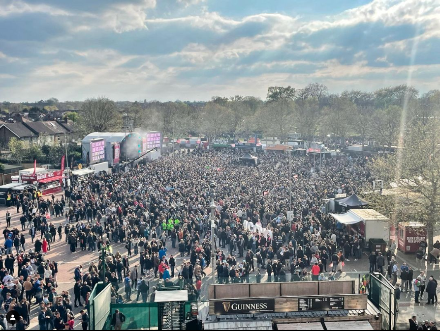 SportsPresCo's tweet photo. What a way to kick off Summer with @Harlequins &amp; @KaiserChiefs 😎 A full day's festival of rugby and music in stadium and in the fanzone ☀️🎪 https://t.co/56Cl8ISy20