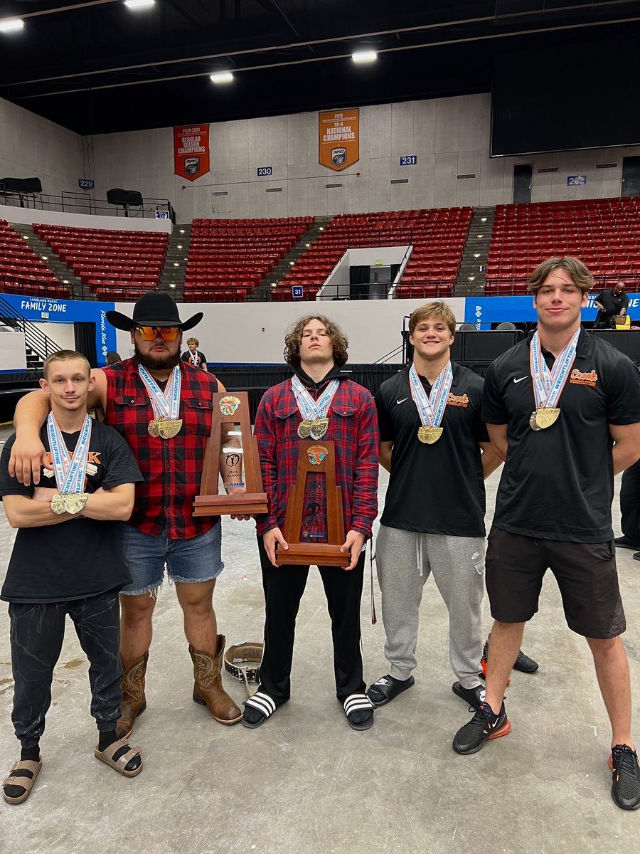 CoachMenello's tweet photo. Proud is an understatement!! These young men EARNED not just 1 title but 2💪🏽 Can’t say enough good things about this group🖤 Going to for sure miss these seniors! https://t.co/kojS83oltq