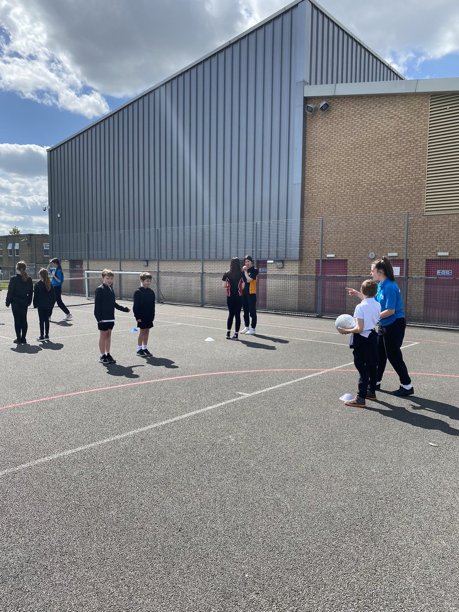 HanhamPE's tweet photo. Netball Leaders - great engagement and demonstrations! #hanhamkidscan
@HanhamWoods @Cabotfederation @HAJschool https://t.co/kMgmUuzGnc
