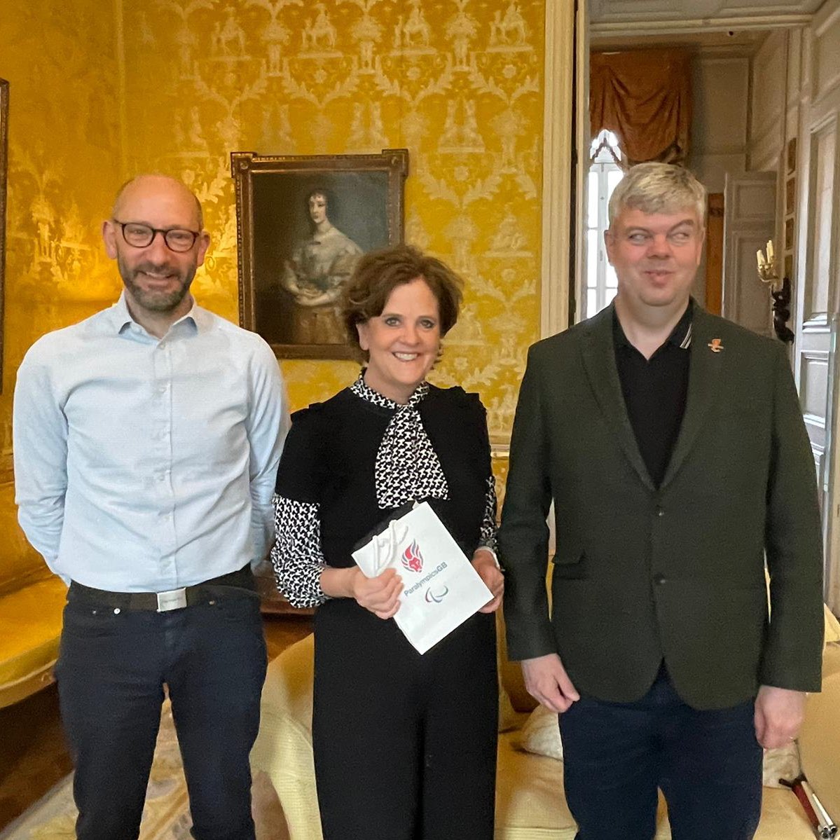 MennaRawlings's tweet photo. Ravie de rencontrer @ClarkieGB7, nouveau directeur général de la @ParalympicsGB, ancien athlète paralympique et footballeur. Nous avons évoqué sa vision et ses ambitions pour les Jeux Paralympiques de #Paris2024, que l'ensemble de notre réseau va soutenir avec enthousiasme ! 🇬🇧🇫🇷 https://t.co/tyf0koEdYO