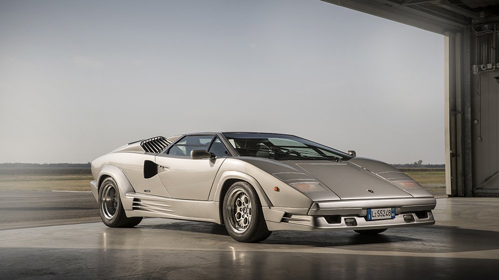 CebOnCars's tweet photo. 1988 Lamborghini Countach #TBThursday
#Lamborghini
#CebOnCars
#Vintage
#Postercar https://t.co/xF8mh2ce64