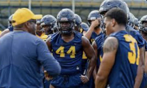 PressleyLorenzo's tweet photo. I am blessed to say I have received a full scholarship offer from North Carolina A&amp;T 🐾🟨🟦 @coachkeithhenry @CoachBake99 @CoachEstepLCHS @Coach_Stan3 https://t.co/Ibm2hy4bZo