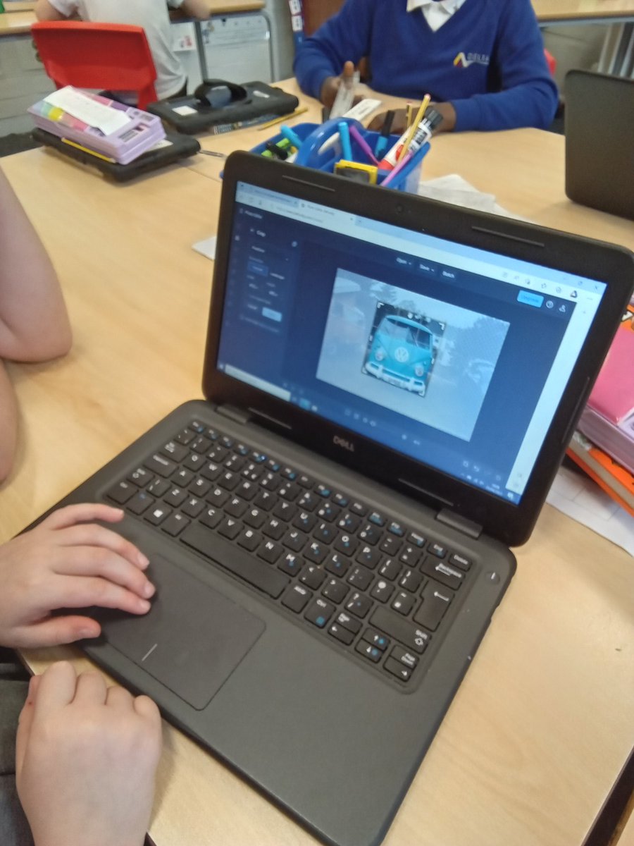DeltaMerseyY6's tweet photo. We are editing photos by cropping and rotating in our computing lesson #MPAcomputing @DeltaMersey https://t.co/UXL7ZhGx1n