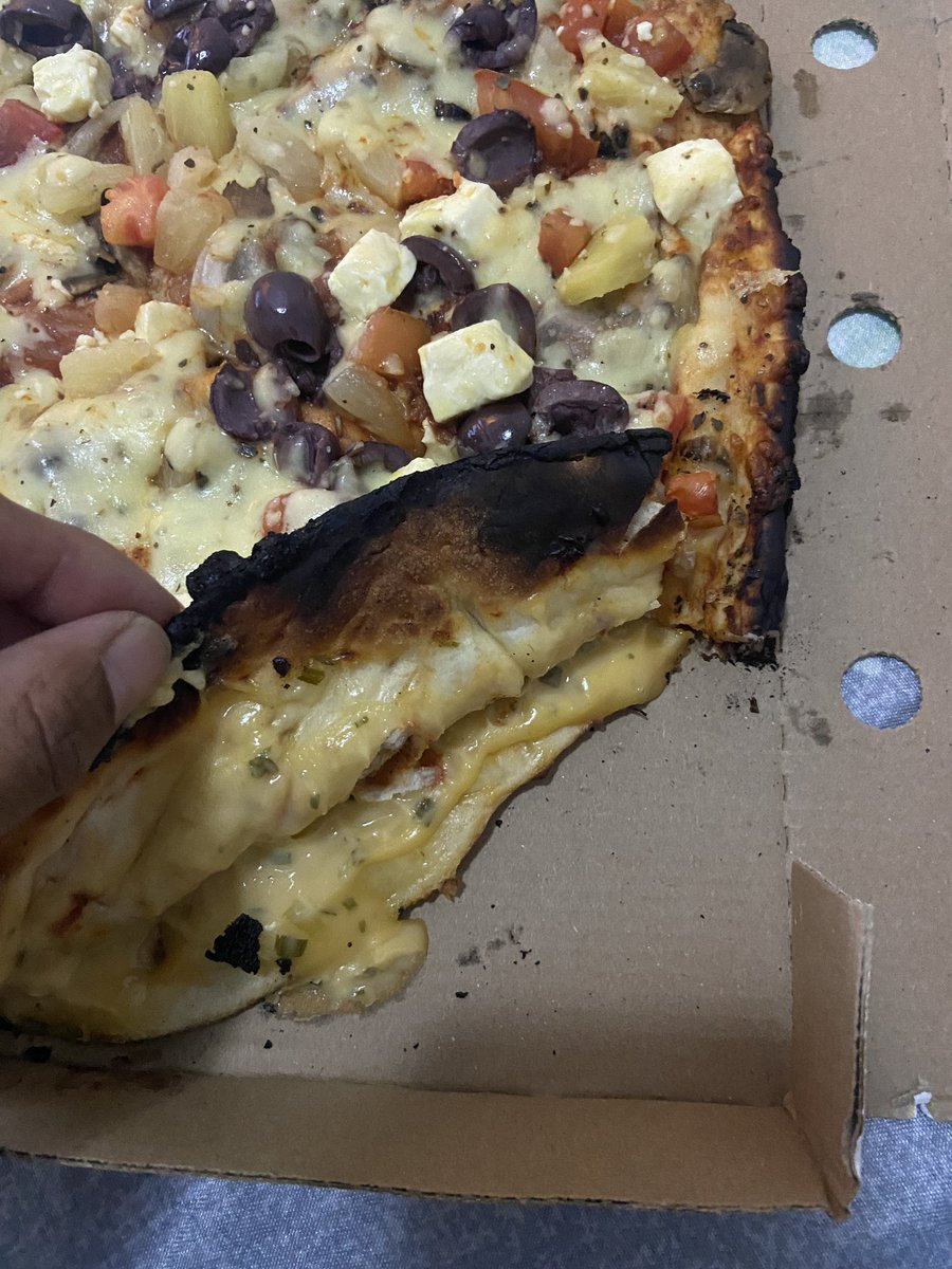 Man_Like_B's tweet photo. @DebonairsPizza still no reply on your app and it’s already been a month. https://t.co/3AIU5cc057