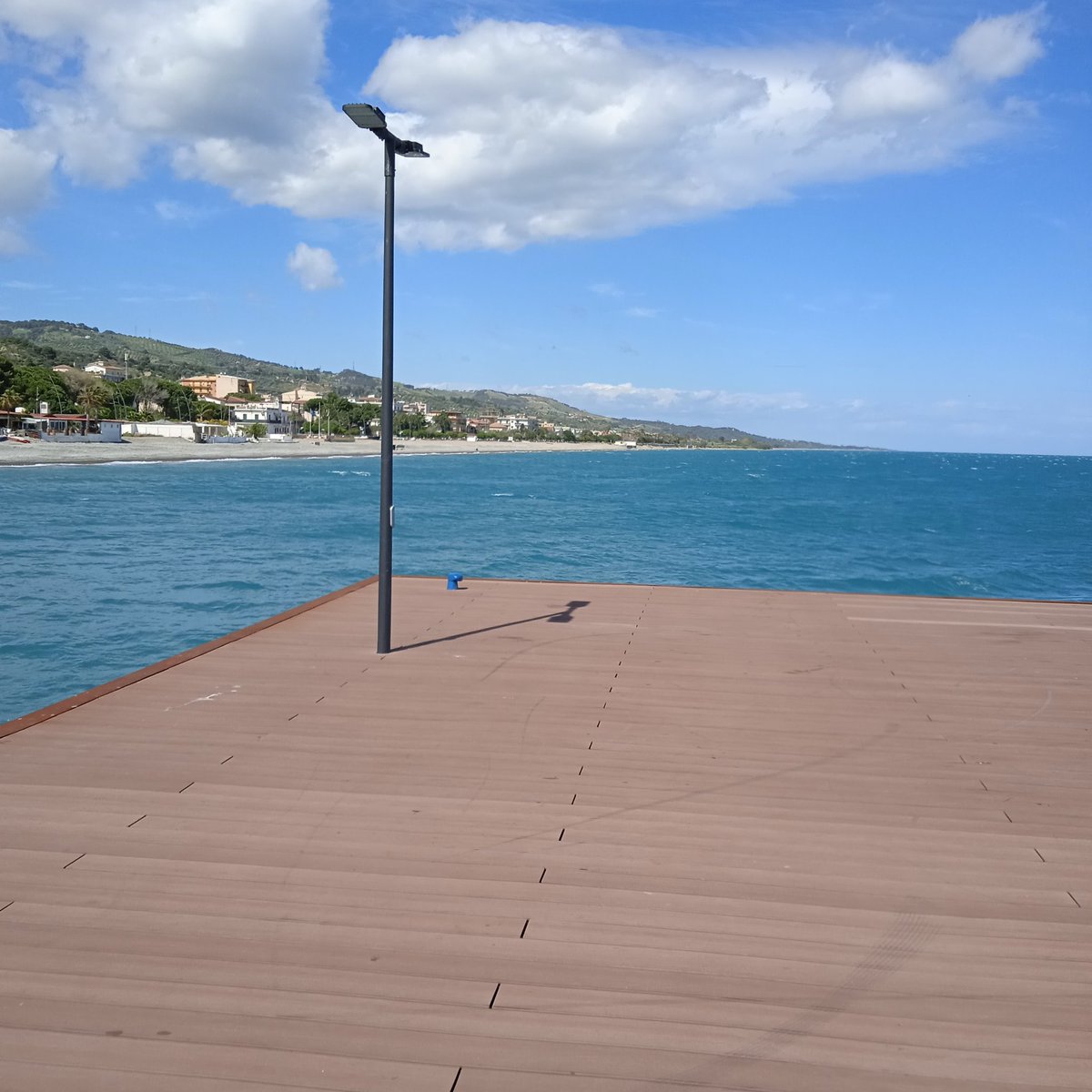 Lauretta7_4's tweet photo. #Mare #Vento #Sole #Calabria
#800kmdicosta #Azzurro #Iodio #Respirare
#25aprile2023 https://t.co/N7ahgQ5WW6