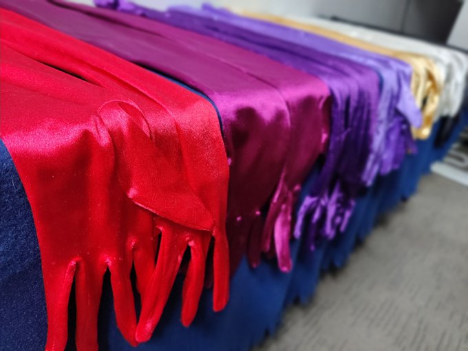 A few of my collections of satin gloves. Excited to imagine what it looks like with other accessories~  #longglovelover<a href="/tag/gloves"class="tags"><span>#gloves</span></a><a href="/tag/fetish"class="tags"><span>#fetish</span></a><a href="/tag/satin"class="tags"><span>#satin</span></a><a href="/tag/longgloves"class="tags"><span>#longgloves</span></a><a href="/tag/satingloves"class="tags"><span>#satingloves</span></a>