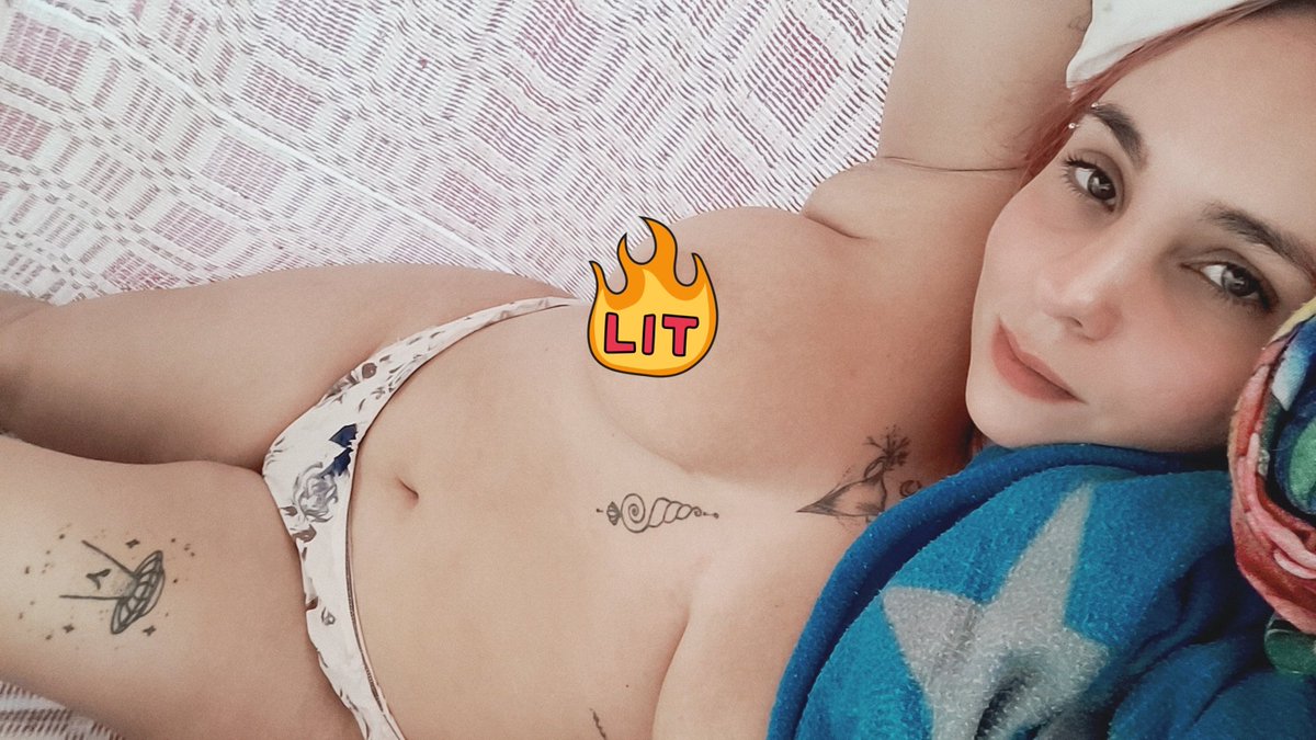 LillyCarneiro3's tweet photo. @DomDivulgacao @Cuckold82258017 @amirandinhaofc @Bellacasadareal @IrinaPrive Tô aqui pra você https://t.co/8SulOz49dh