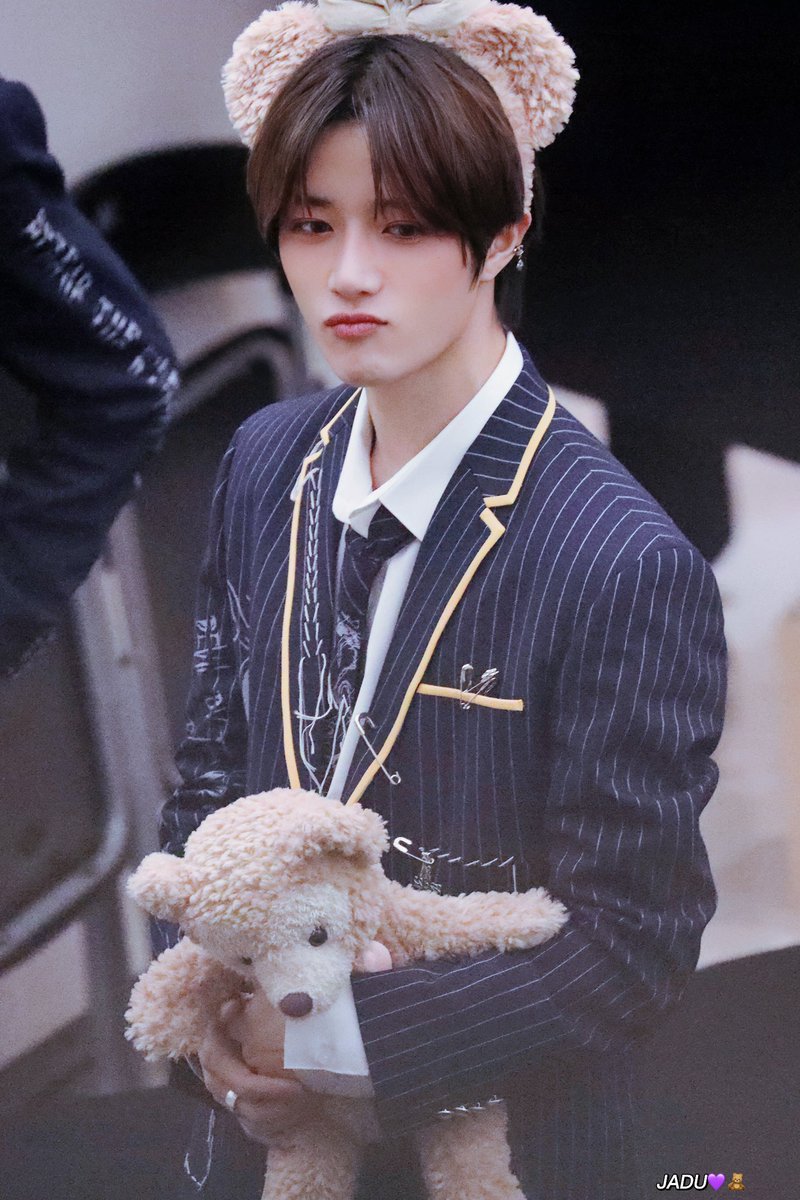 Jadununa's tweet photo. 230203 사운드웨이브 공개팬싸 HD

멋지다뀨 귀엽다뀨 예쁘다뀨 범규너무보고싶다뀨🥹

#BEOMGYU #TXT_범규 #범규 https://t.co/oAHvYNd9Eg