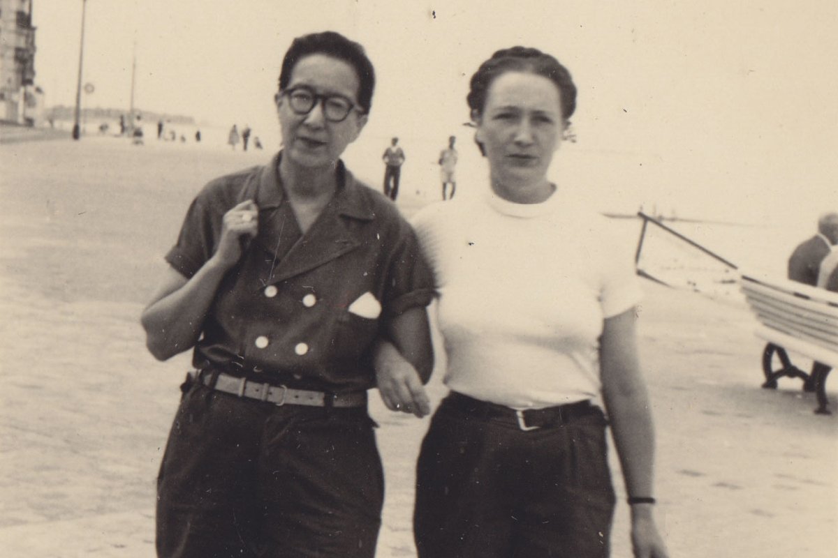 RadioTimes's tweet photo. What to watch on TV tonight: In the latest #Storyville, learn how two women fell in love on Christmas Eve 1944 in the Ravensbrück concentration camp – and hid their relationship for years

Watch Nelly &amp; Nadine: Ravensbrück, 1944 on BBC Four at 10pm

https://t.co/kOGhaiRuhU https://t.co/zFKvdwfwHm