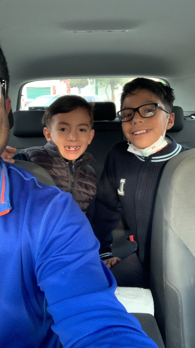 Chopeton's tweet photo. @aesquinca #CaminitoAlaEscuela 
Ellos también quieren un perrito guardián , diario té escuchamos en el camino. https://t.co/sm9BE5BEPU