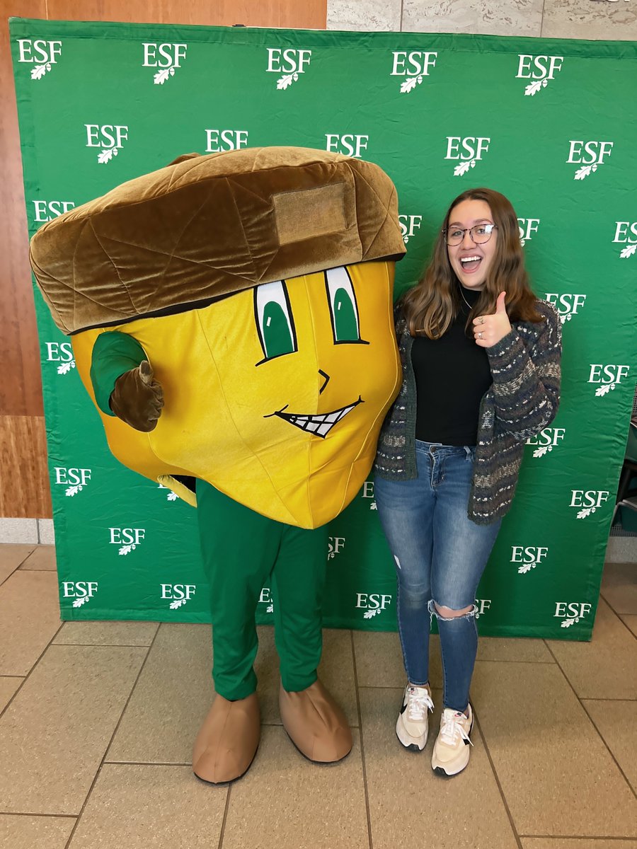 sunyesf's tweet photo. Introducing our senior Oakies 🌰💚 

- Hana Wood, Major: Aquatics and Fisheries Science (Photo 1) 
- Dominic Cappa, Major: Forest Resources Management (Photo 2) 
- Jarron Frangie, Major: Sustainable Energy Management (Photo 3) https://t.co/Cyi5H3Z4UX