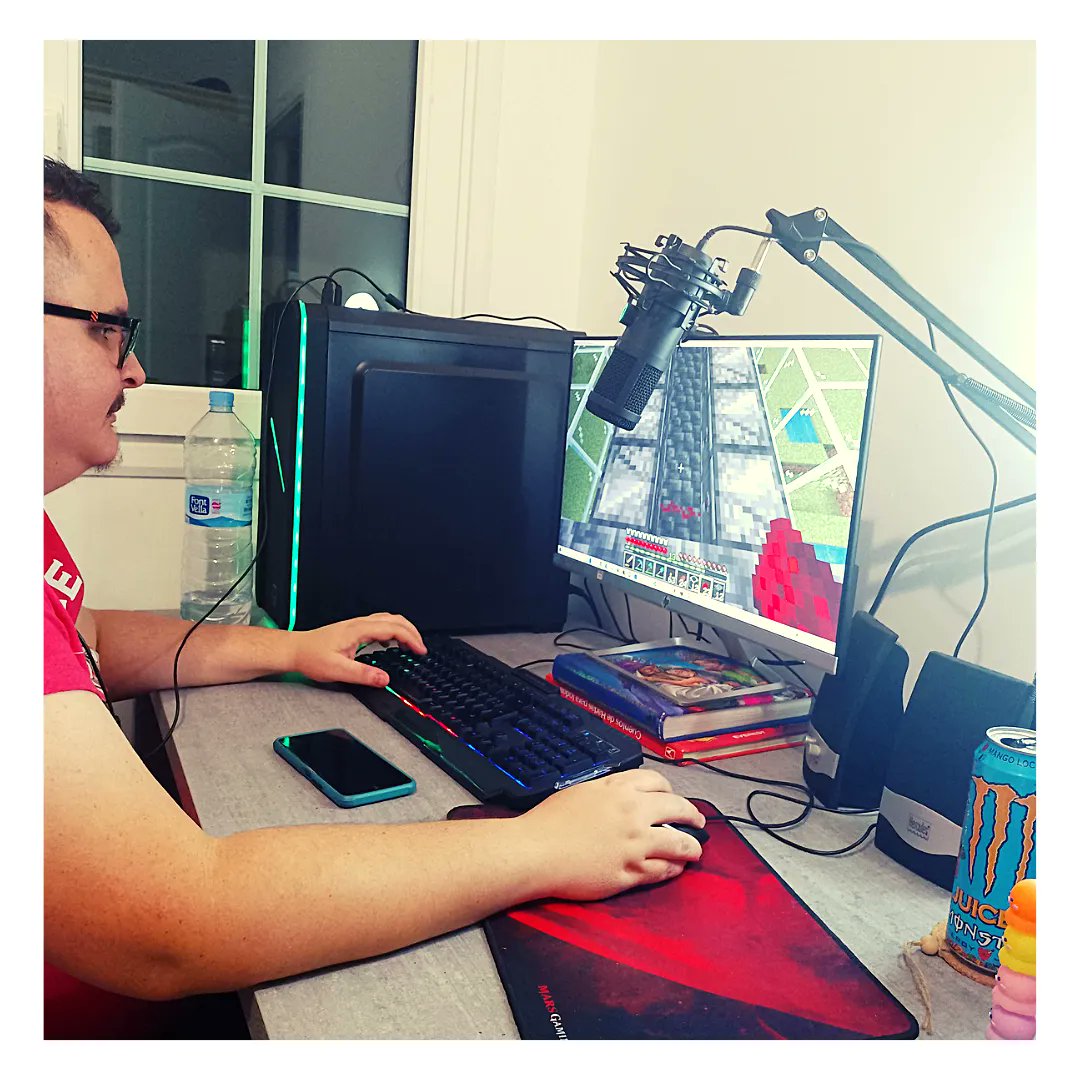 MonkeyDCloud_'s tweet photo. He de confesar que apostaba muy poco por esta Granja, y finalmente da buenos resultados 🎋 Increíble el momento en el que la vagoneta funcionó 🙌
#monkeydcloud #mdc #minecraft #granja #azucar #bambu #twitch #streamer #Minecraftbuilds #tradeo #bts #detrasdecamaras https://t.co/TAOeHUfNmx