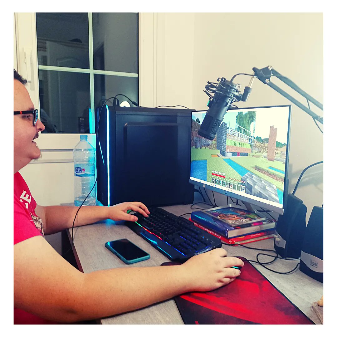 MonkeyDCloud_'s tweet photo. He de confesar que apostaba muy poco por esta Granja, y finalmente da buenos resultados 🎋 Increíble el momento en el que la vagoneta funcionó 🙌
#monkeydcloud #mdc #minecraft #granja #azucar #bambu #twitch #streamer #Minecraftbuilds #tradeo #bts #detrasdecamaras https://t.co/TAOeHUfNmx