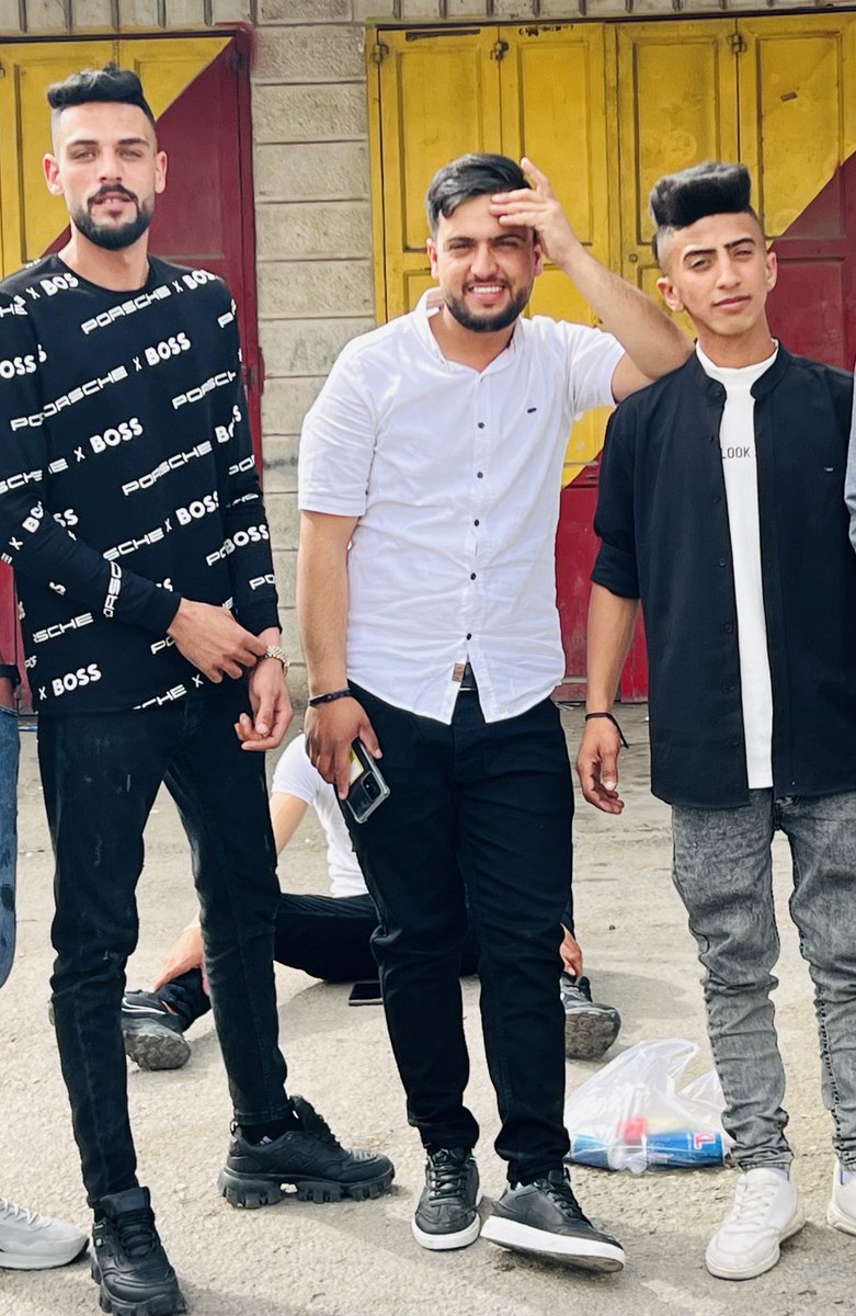 انا بخير ، ما عليك من ملامحي التعبانه🖤.