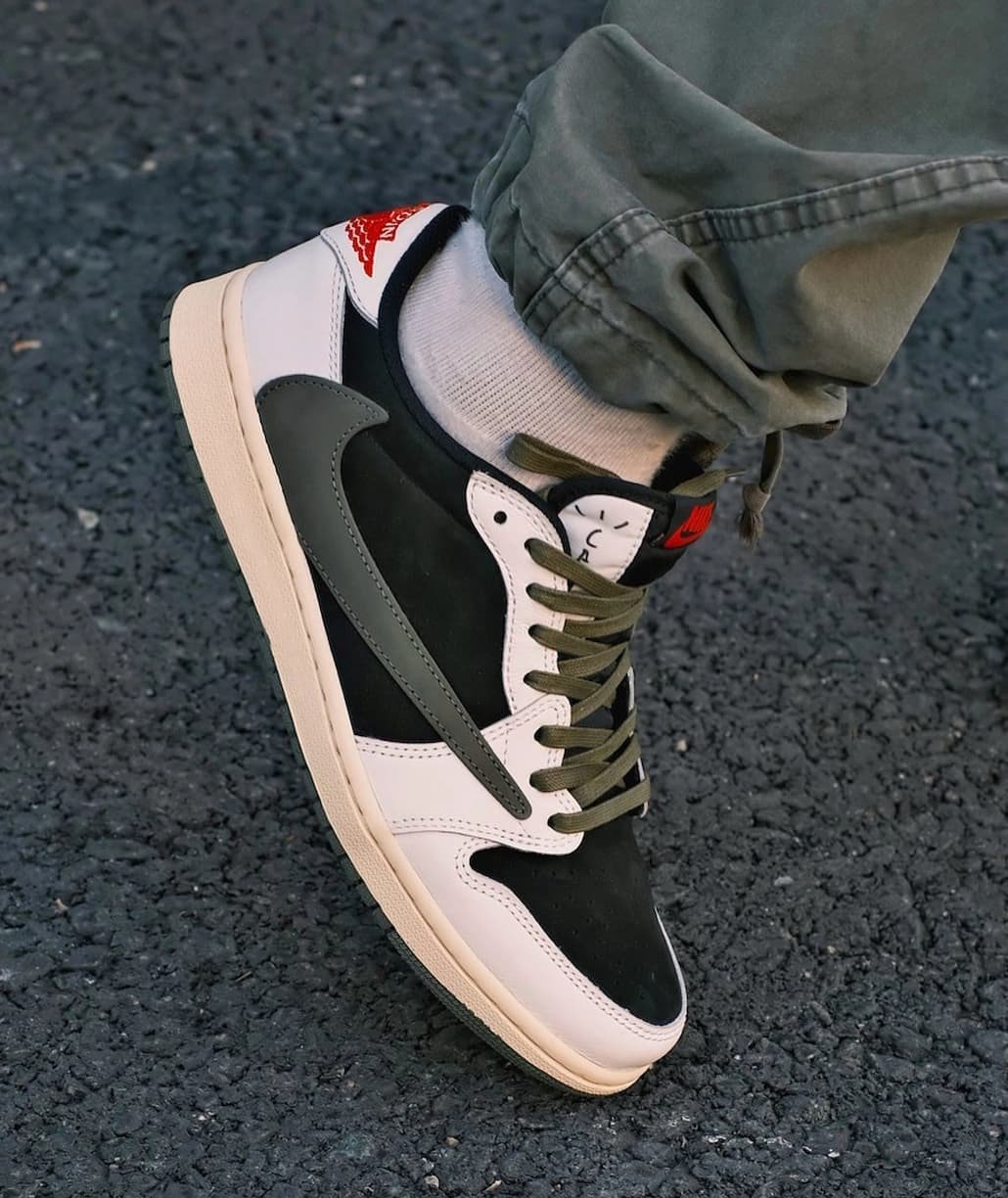 Sneaker Huddle on X: "RAFFLE THREAD ⚡️ Travis Scott x Air Jordan 1 Low 'Olive' All raffles https://t.co/cReNyEf1c4" X