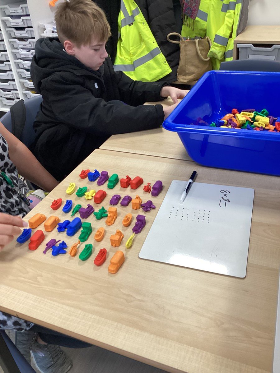 CedarbankSchool's tweet photo. S1 are busy learning to use different strategies to support their understanding of multiplication. #wlnumeracy #confidentindividuals #successfullearners https://t.co/bX0y3hqvK3