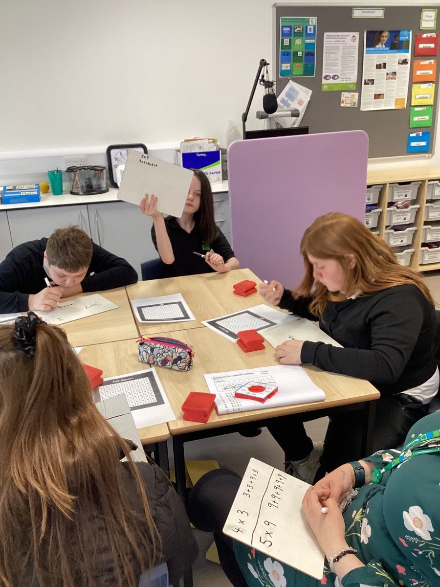 CedarbankSchool's tweet photo. S1 are busy learning to use different strategies to support their understanding of multiplication. #wlnumeracy #confidentindividuals #successfullearners https://t.co/bX0y3hqvK3