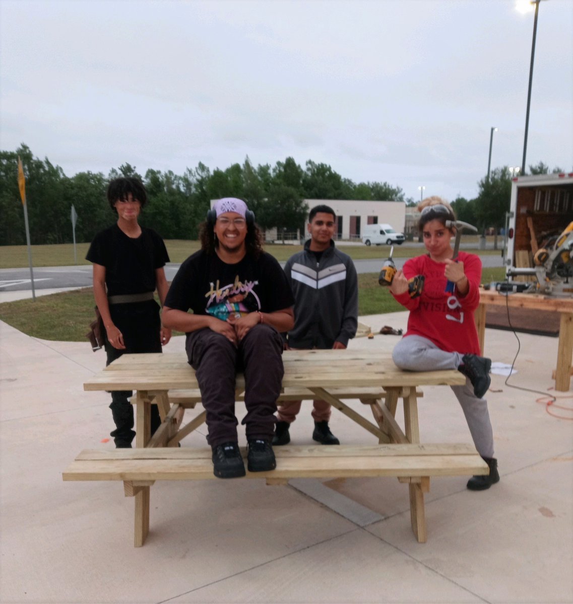 alco_osceola's tweet photo. Check out the awesome tables @YouthBuildUSA students created for ALCO! There's definitely a rewarding career in construction for these students💚 #EducateAndElevate #SkillUpOsceola #AdultEdu #Education #GetThereFL #AlcoProud #ImagineThePotential https://t.co/o7jEzM919Q