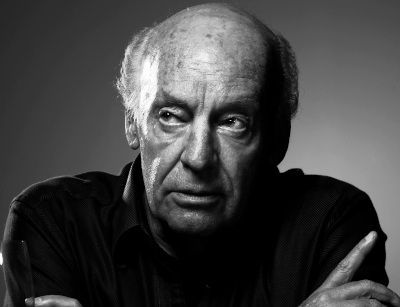 No me salven, por favor

✍️ Galeano

En estos días de 1951, Mohamad Mossadegh fue elegido primer ministro de Irán, por abrumadora mayoría de votos.

Mossadegh había prometido que devolvería a Irán el petróleo que había sido regalado al imperio británico, y puso manos a la obra.