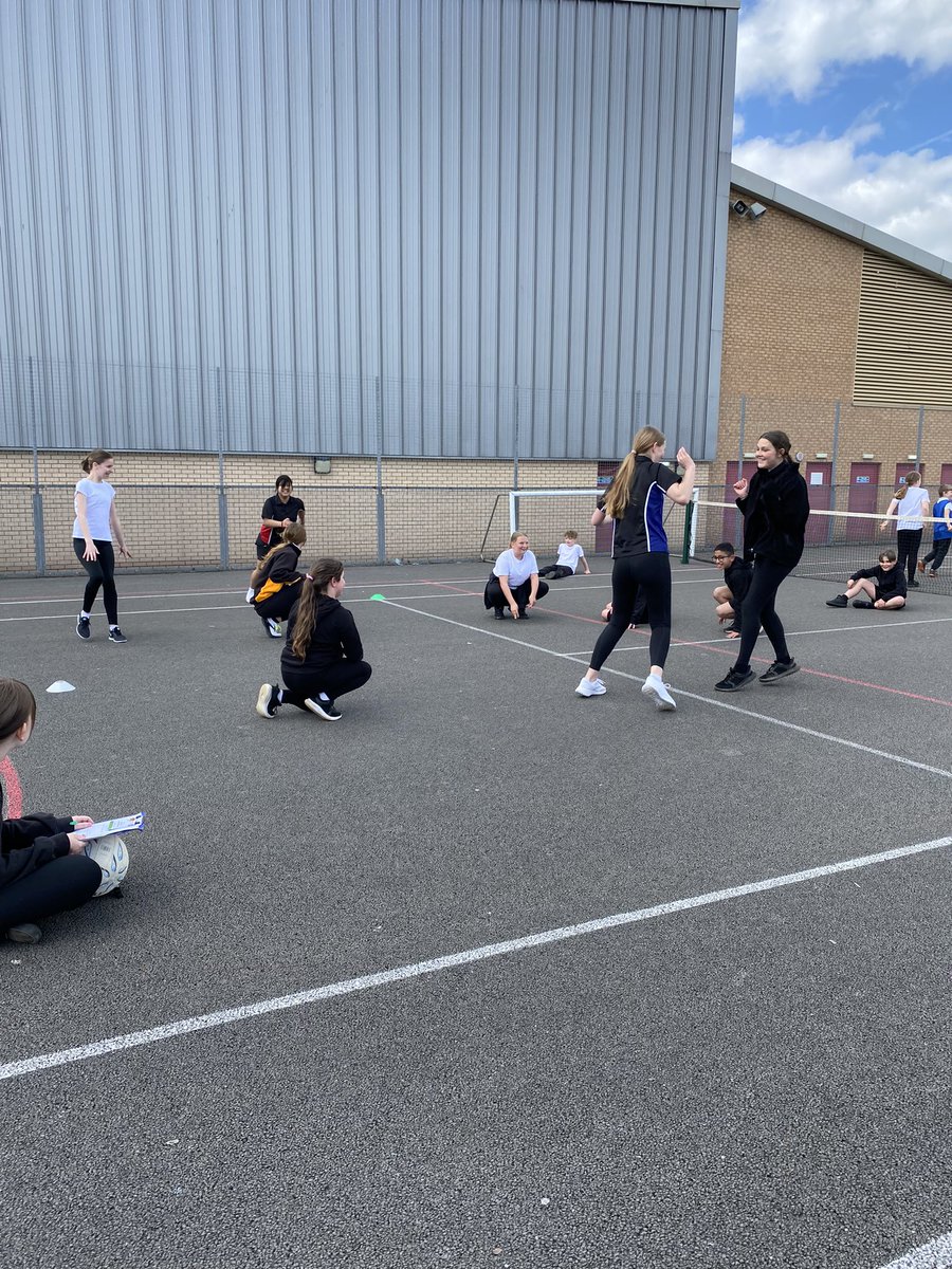 HanhamPE's tweet photo. Netball leaders @HAJschool @HanhamWoods @Cabotfederation #hanhamkidscan https://t.co/AerHdOTqKm