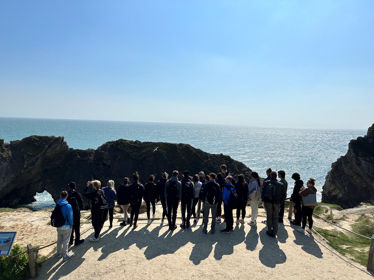 ArthurTerrySch's tweet photo. Year 12 and 13 Geography students had a brilliant week in Dorset!

Visiting Chesil Beach, Stair Hole, Lulworth Cove and Old Harry! 

The weather was an added bonus! ☀️😎⛰️
 
@the_atlp https://t.co/HeAZklnbKc