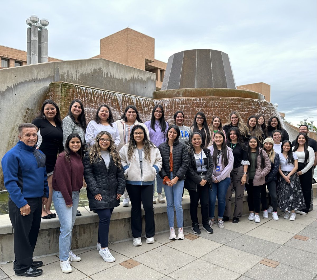 UTAeducation's tweet image. 👏💙💛Kudos to our EC-6/bilingual education majors who are graduating this May! We wish these future teachers well! #GradSzn #GradPics #UTA #TeachUTA #ForeverMaverick