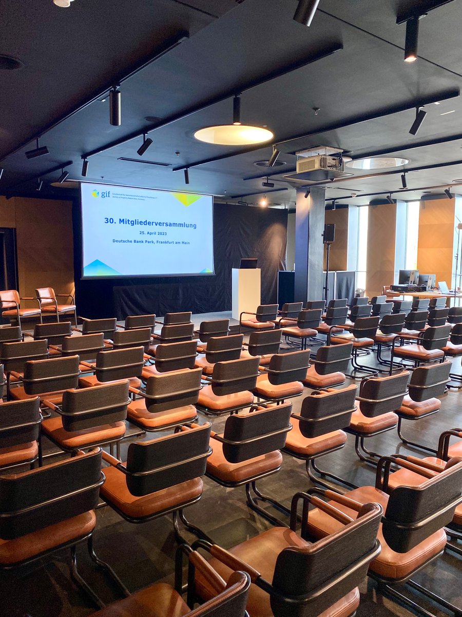 gifev's tweet photo. Wir feiern 30 Jahre gif – here we go!
Ein besonderer Tag mit einer besonderen Location. Unser heutiges #gifJubiläum findet im Deutsche Bank Park in Frankfurt am Main statt. Den offiziellen #Startpunkt in den Tag setzte die 30. Mitgliederversammlung.
#gifev #30JAHREgif #Jubiläum https://t.co/ZG5N3acycb