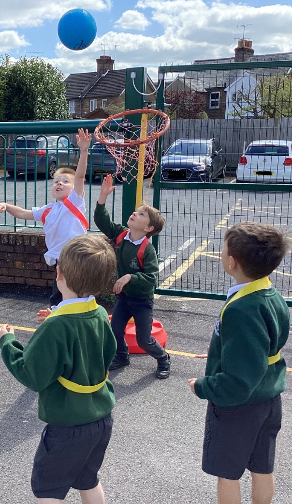 TrafalgarInfant's tweet photo. Our sports area was in full swing at lunchtime play today. The children were learning to play netball and enjoying the sport which encourages them to work as a team. https://t.co/dIEasCdyid