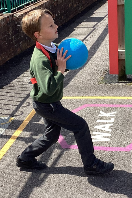 TrafalgarInfant's tweet photo. Our sports area was in full swing at lunchtime play today. The children were learning to play netball and enjoying the sport which encourages them to work as a team. https://t.co/dIEasCdyid