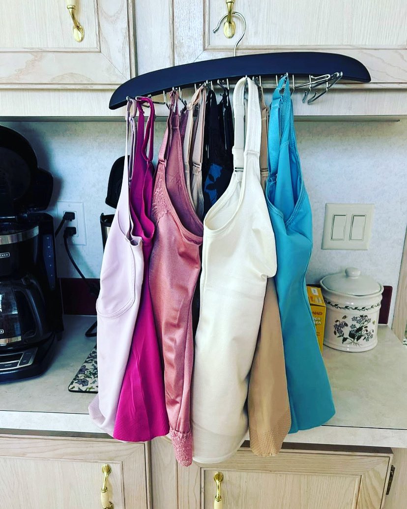 Utensilqueen's tweet photo. Ruby Ribbon shape wear and how much smoothing it gives, all the while giving good breast support in total comfort! Ask me anything, I can’t say enough about it! Lol
https://t.co/FNXNmE6u53
#camis #braless #comfyattire #undershirts #rubyribbon #mothersdaygifts https://t.co/rNKXK2xabp