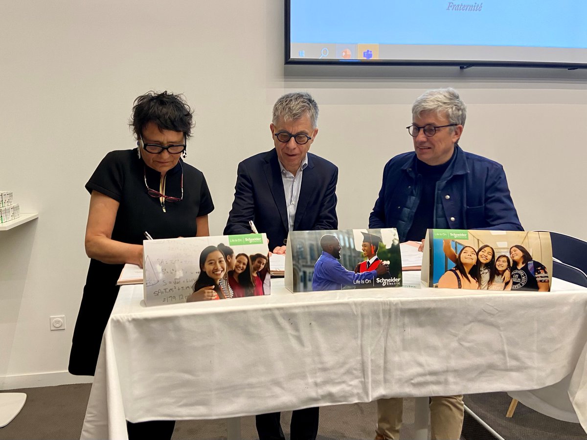 Aujourd'hui, nous renforçons notre #engagement local auprès de la communauté éducative en signant la convention académique avec <a href="/acgrenoble/">Académie de Grenoble</a>.

Notre ambition : répondre plus efficacement aux enjeux d’#orientation, de #formation et d’#emplois auprès des #jeunes.