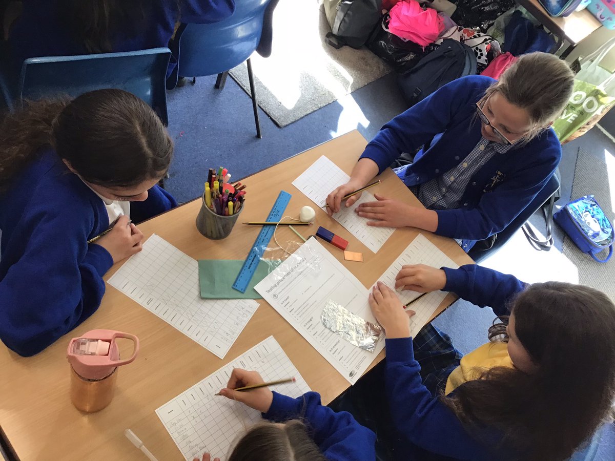 CanonYearFive's tweet image. The children are working scientifically today learning about the properties of materials! They are identifying properties such as if the material is absorbent, stretchy or rough. #CSPSScience #CSPSSTEM @LT_Trust @CanonSharples 🥼👩🏻‍🔬👨🏻‍🔬