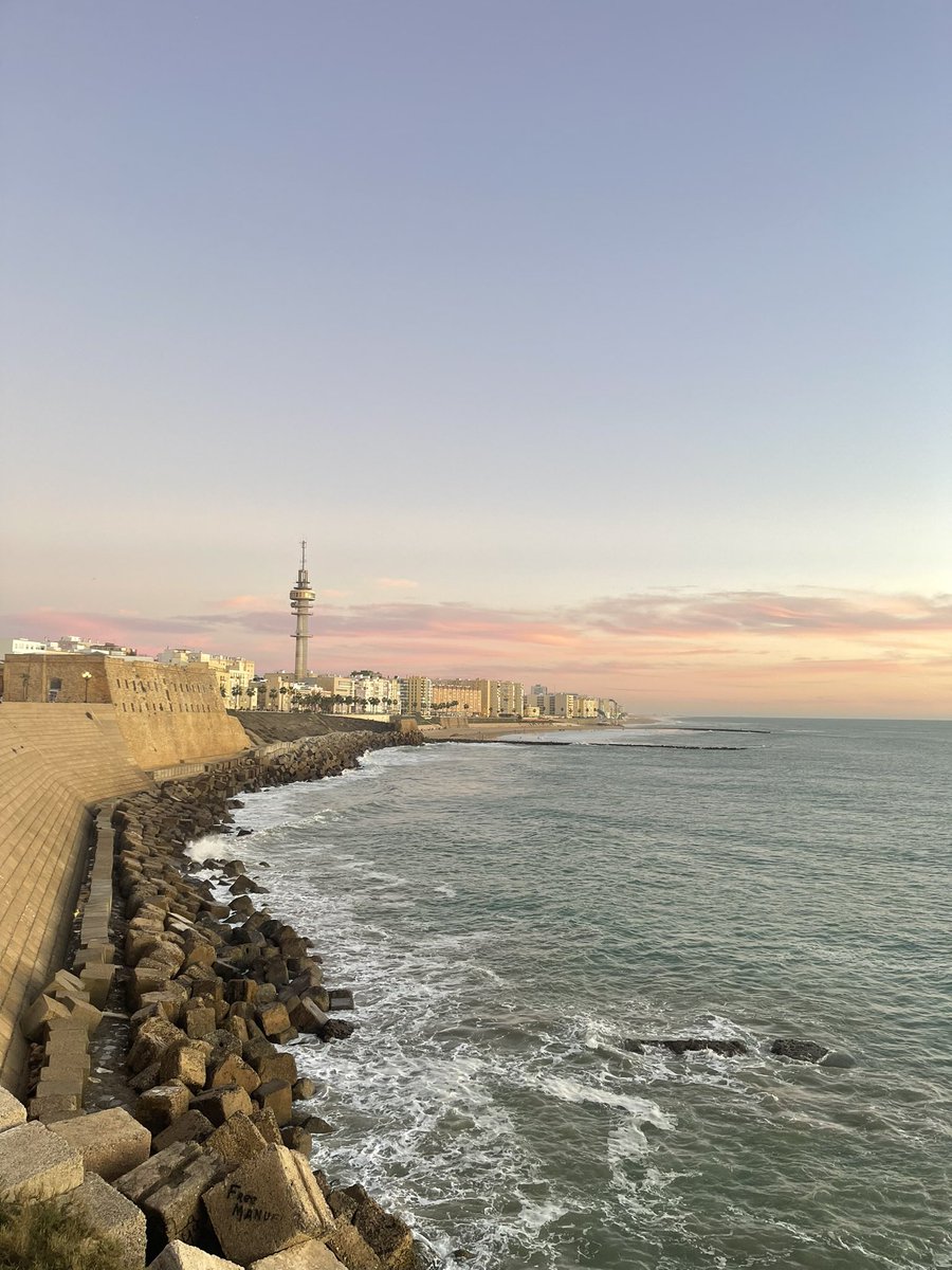 angelasuarezcor's tweet photo. Muy enamorada de esta ciudad y de sus atardeceres 🫠🫠 https://t.co/Pm7IEVvxD0