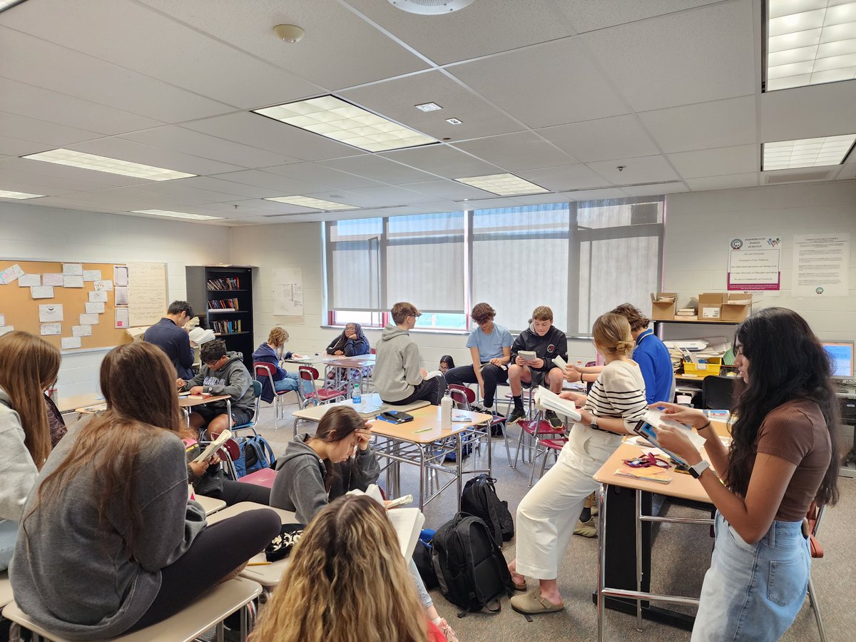 Getting cozy for a little a Romeo and Juliet! 🎭