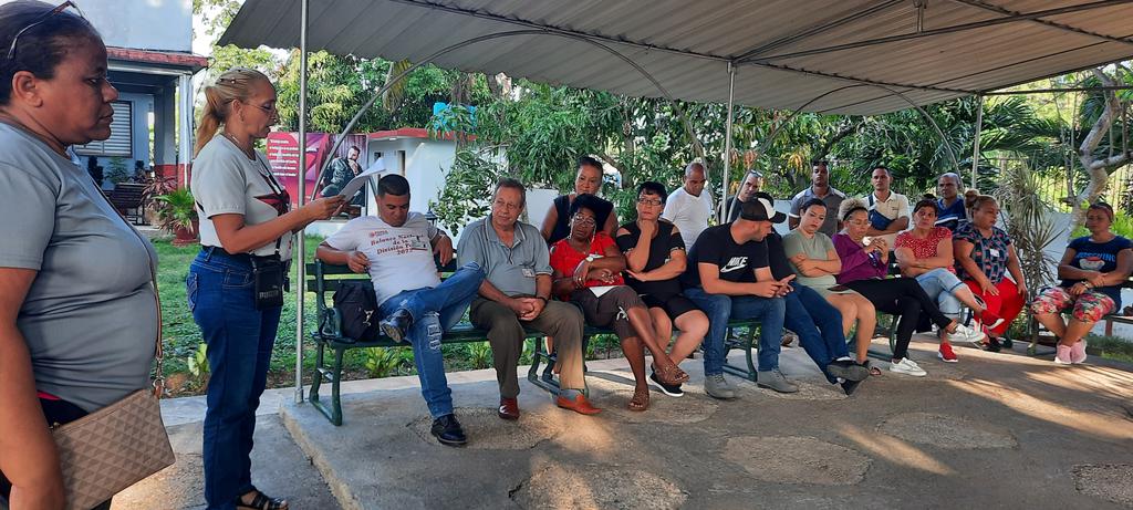 gensporcuba's tweet photo. Se realiza matutino correspondiente a la semana en la Oficina Central #GENSPOR. Se intercambia temas sobre Jornada de Salud y Seguridad en el Trabajo desde su impacto en el hombre como el ser principal de la dinámica empresarial,convocándolos a la celebración del #1Mayo. https://t.co/4jcbvn5mu6