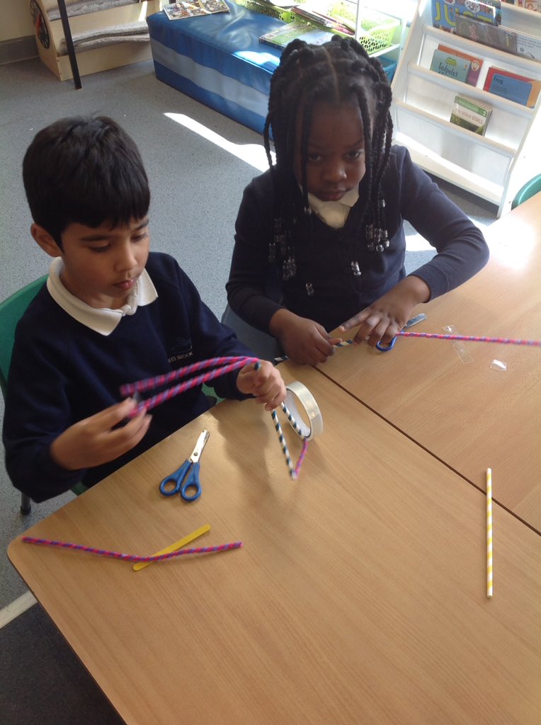 GBS_Crickets's tweet photo. Crickets have had a wonderful afternoon exploring structures and thinking about how to make them stronger, stiffer and stable! #gbs4DT @GilesBrookSCH https://t.co/wkkazJi1dI