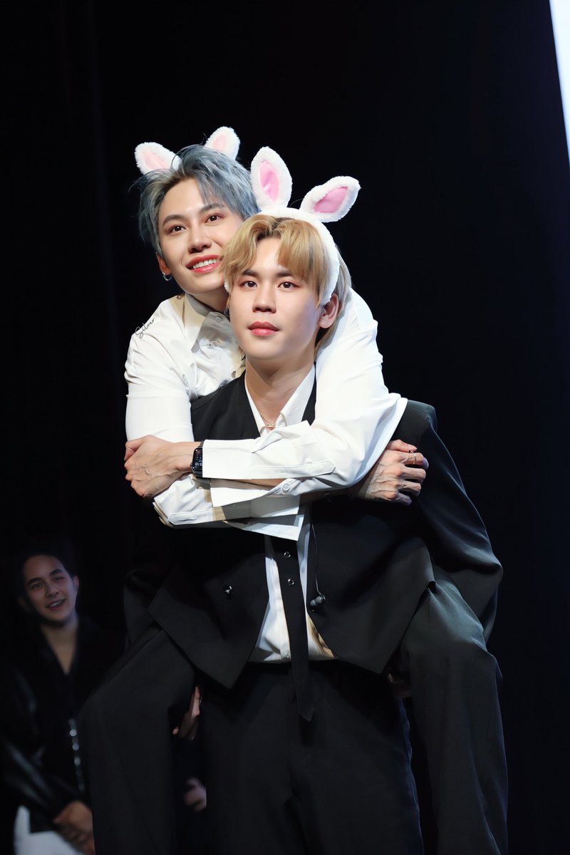 Ssss915__'s tweet photo. 230422 Between us FM in Seoul

🫶🏻 @bb0un @Prem_space 

#BetweenUsinSeoul 
#BounPrem #บุ๋นเปรม 
#bb0un #prem_space https://t.co/r0jZNDqk2B