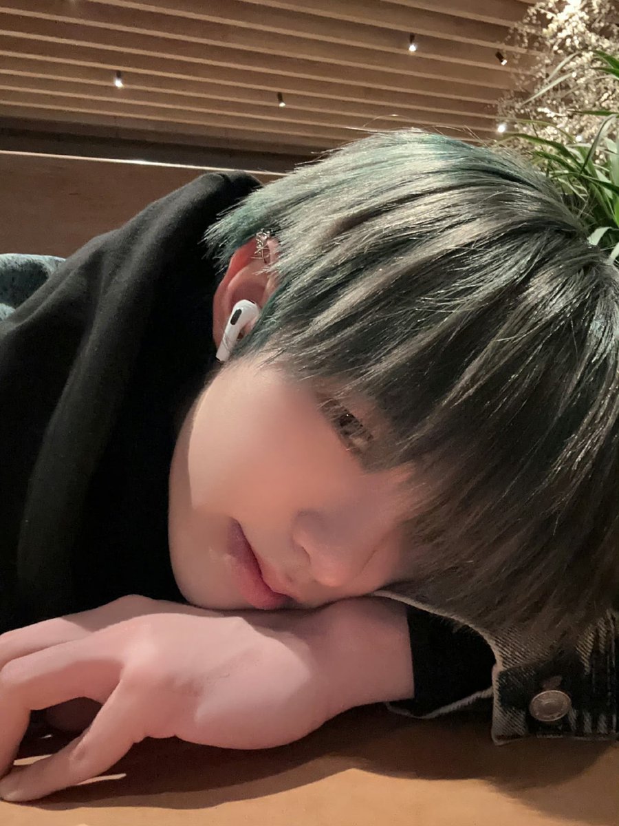 Junliu_TH's tweet photo. — 𝟸𝟸.𝟶𝟺.𝟸𝟻 📷  | Weibo Post ① ꔛ

"🎵🎶"

#JunLiu #LiuJun #刘隽 #หลิวจวิ้น https://t.co/z7sKdBxTMG