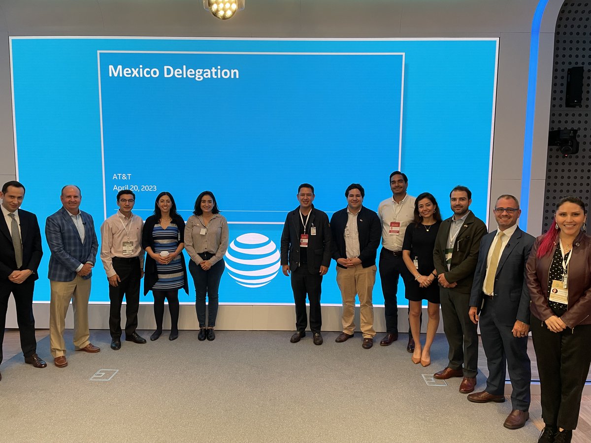 ATTPublicPolicy's tweet photo. Last week, @ATT HQ welcomed Mexican Mayors &amp; State officials in Dallas, thanks to the Mexican Ministry of Foreign Affairs &amp; the General Consul of Mexico in Dallas. Our teams showcased AT&amp;T's global influence, #5G rollout, and efforts in Mexico. Exciting collaborations ahead! https://t.co/awHZkIafR6