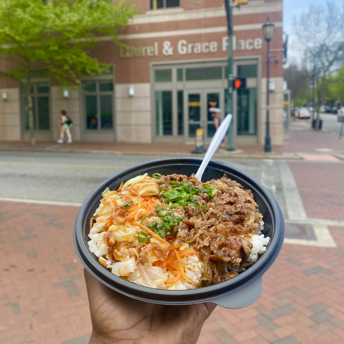 VCU_Dining's tweet photo. When you need a break from the books๐,
Bento's got everything to fuel your finals.๐ฑIf you're on a ๐ณ๐ฐ๐ญ๐ญ, grab sushi to-go from AVO,
Ram City Market or Shafer. But if you have time to
dine, Laurel & Grace is the place!๐ฃ
#VCU #VCUDine #VCUDining #VCURams
#BentoSushi #VCURam https://t.co/V4GvdgeOEO