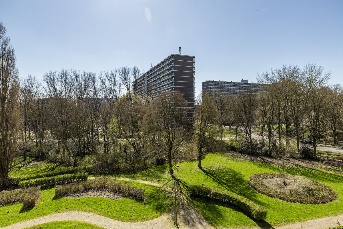 AttaMakelaars's tweet photo. 🌳 Rustig wonen in het groene Ommoord? Dat kan bij deze 2-kamerwoning met groot balkon (ca. 7m2) en berging.

📍 Nansenplaats 93
💰 Bieden vanaf € 200.000 k.k.
🚪 Oppervlakte ca. 55 m2

Interesse in een bezichtiging? ☎️ 010 433 57 10

📲 https://t.co/UyDaktW8LX https://t.co/lhYpvGyPWl